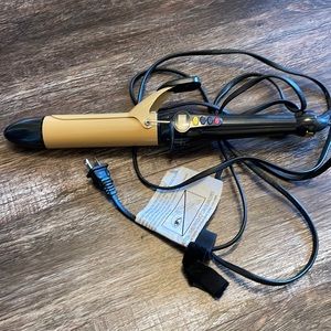 Chi curling iron. 1.5 inch. Works great